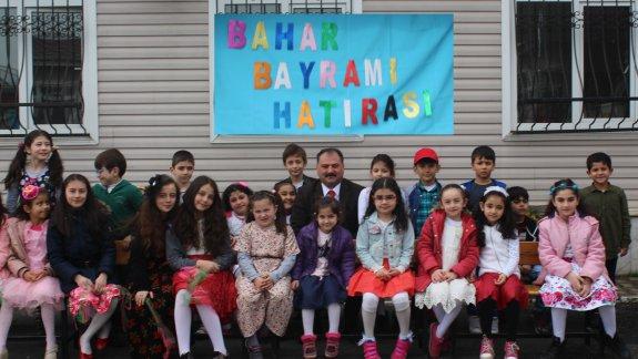 Baharın müjdeleyicisi olan Nevruz Bayramı, Üvezli Yıldaz Aytaman İlkokulu Ve Ortaokulu ev sahipliğinde coşkuyla kutlandı.