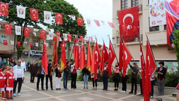 Başkomutan Gazi Mustafa Kemal Atatürk tarafından, geleceğin mimarı gençlerimize hediye edilen 19 Mayıs Gençlik ve Spor Bayramı´nı coşkuyla kutladık.